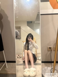 台北外送女神茶：糖一 164 45 C+ 20歲 長腿性感女神 服務主動很騷 制服短裙的誘惑