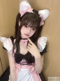 台北幼齒蘿莉：伊寧 155cm B奶 37kg 18歲 狗頭羅莉給你不一樣的反差，外表可可愛愛，