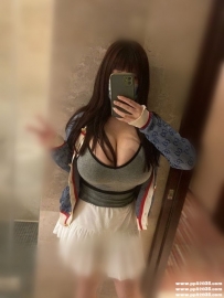 台中巨乳茶：佳佳 160cm.G.24歲 48kg 臉蛋甜美可愛 爆乳口爆妹