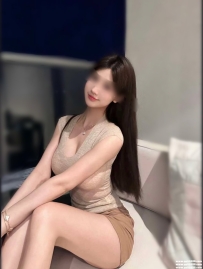 氣質系網紅：🌈優然 165 E 48kg 25歲 清純又有股小魔女的氣息 皮膚如凝脂般細膩 超讚
