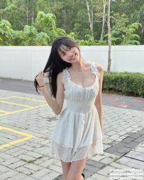 鄰家乖乖女超愛笑：小喬157.C.42.20歲 寂寞難耐 很想要被大肉棒安慰