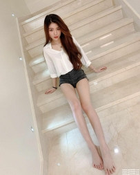 新竹美腿妹：佳佳 164cm C奶 23歲 高挑氣質脫俗還有雙美腿 很有女人味 床上很會吸