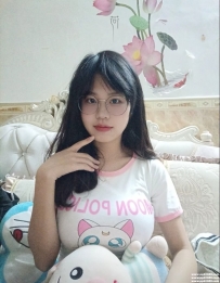 眼鏡妹：塗塗158.E.46.21歲 身材很好 性感迷人 前凸後翹  翹臀熱情淫蕩 個性主動
