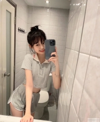 台北幼齒茶；小布丁 156cm.42kg.B奶.18歲 清純可愛 第一次下海