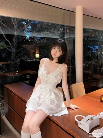 台北日系學生妹：媛媛 160 C 43kg 20歲 魔鬼身材、天使臉蛋！穴穴超濕還會噴水~超讚