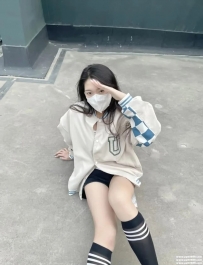 台中清純學生：小羊 163/44/C/20y 學生第一次下海兼職 長腿 白