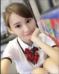 高雄可愛學生：麥麥 161 45 C 21歲 清純白皙 粉色的奶頭讓你無法控制自己的小頭