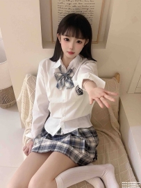 學生妹外約：小米157.C.43.19歲 精緻高顏學生妹 剛滿19歲 皮膚超白 膚質好 清純會打扮