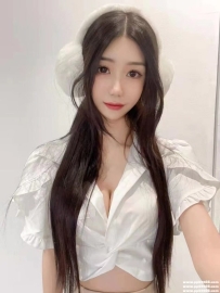 大奶正妹 朱莉164.E.47.24歲 身材超火辣「爆乳妹」凹凸有致 臉蛋也怪美der