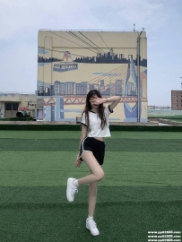 可愛清純美腿學生妹 可薇165.C.47.22歲 觀念開放~什麼都會想嘗試一下