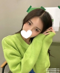 氣質高雅的長腿正妹：小甯165.D.47.23歲 男人垂涎的姣好尤物