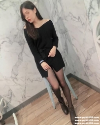 台中美腿無套茶：左左160cm 47kg C奶 27歲 絲襪OL 服務態度好