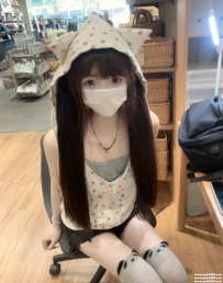 台北學生妹外約：妮妮157.B.44.19歲 粉嫩美穴 乾淨無異味 可吃鮮美鮑魚