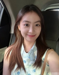 台南外約：宸宸166.49.C.27歲 輕熟氣質型 溫柔又懂互動 身形修長＋白皙膚質