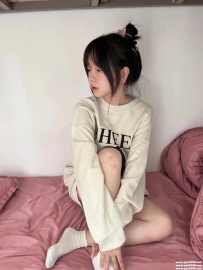 在校學生：小苓157.C.45.19歲 小隻乖乖女 懵懂可愛 你心動了嗎