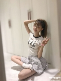 漂亮學生：可可160-C-20歲 口技不錯 第一次下海 小隻女友感覺