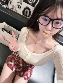 在校學生：豆豆162.C.44.20歲 在校學生 乖巧可愛 火辣性感 女友FU滿滿