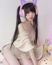 宅女學生妹兼職：桃依158.D.44.19歲 壓力超大沒時間交友 喜歡刺激遊戲