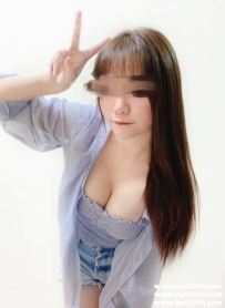 台中大奶正妹：福娃 163cm E奶 22歲 大膽敢玩 喜歡刺激 性欲強 挑逗技術很高 床上技術