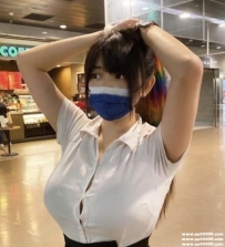 台中爆乳OL：巧香162-E-25歲 天然大奶 是奶控哥哥的首選