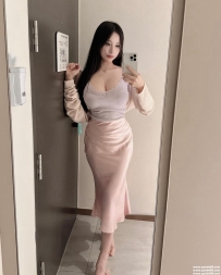台北甜美爆乳妹：婭藝 164 48kg F 24歲 陽光女孩 很健談 外貿98% 配合度99% 相似度96%
