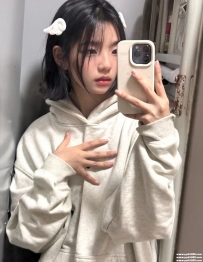 短髮學生妹：珠珠150.B.18歲 超級小芝麻 嬌小骨感 五官精緻 青春洋溢的可愛模樣