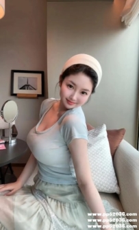 高雄爆乳外約：可甜165.G.28歲 巨乳小姐姐 行動大膽撩人 床上會主動挑逗 聲音又奶又酥