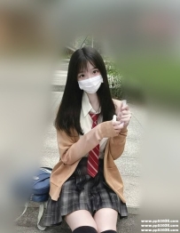 高雄外送茶：芙芙156.B.44.19歲 長相甜美 體形嬌小 個性悶騷 聽話可愛