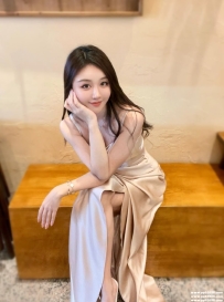 火辣美腿正妹：啾啾165.D.47.27歲 最愛性感打扮 個性大方熱情 房內是位超主動的妹妹